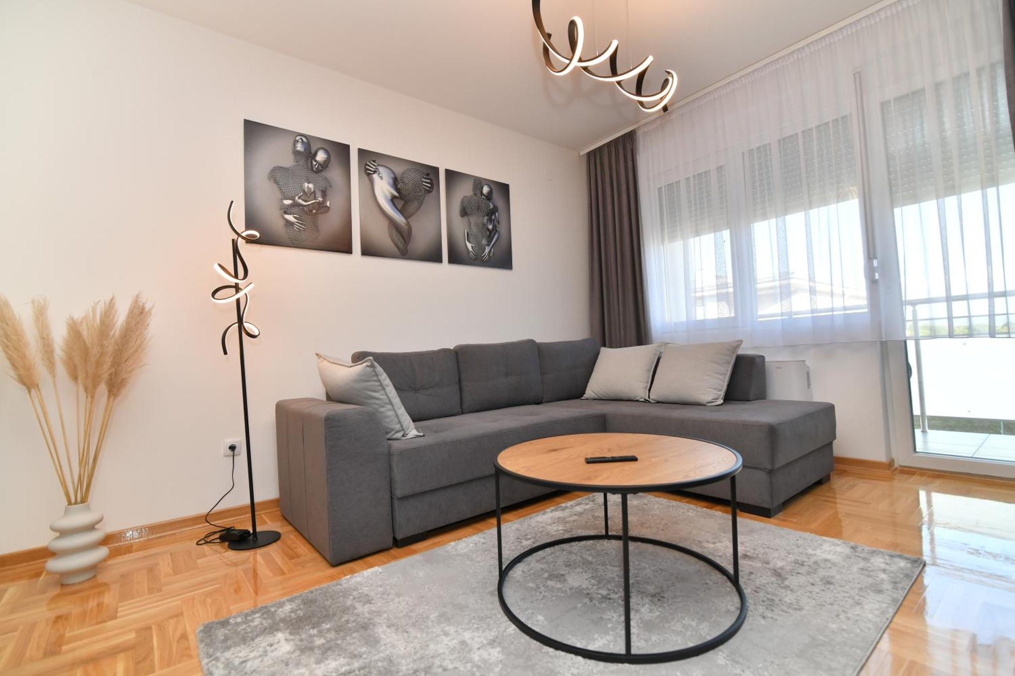 Apartament Apartman Dina Pirot Zewnętrze zdjęcie